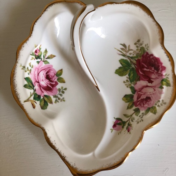 American Beauty, Royal Albert Vintage Bone China Leaf Shaped Dish Trimmed W/Gold - Picture 9 of 9